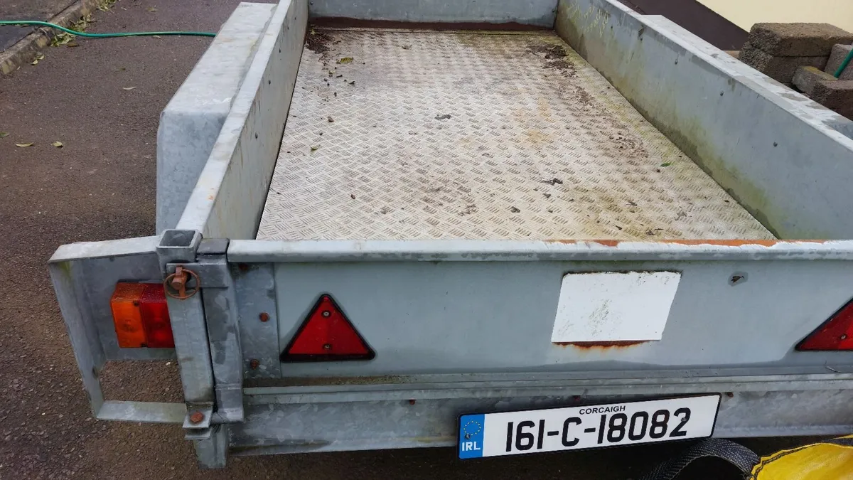 Trailer - Image 3
