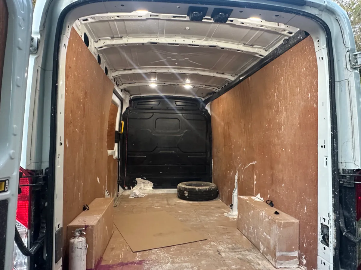 Ford Transit 2021 - Image 3
