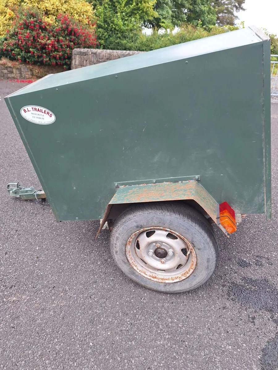 Dog Trailer - Image 1