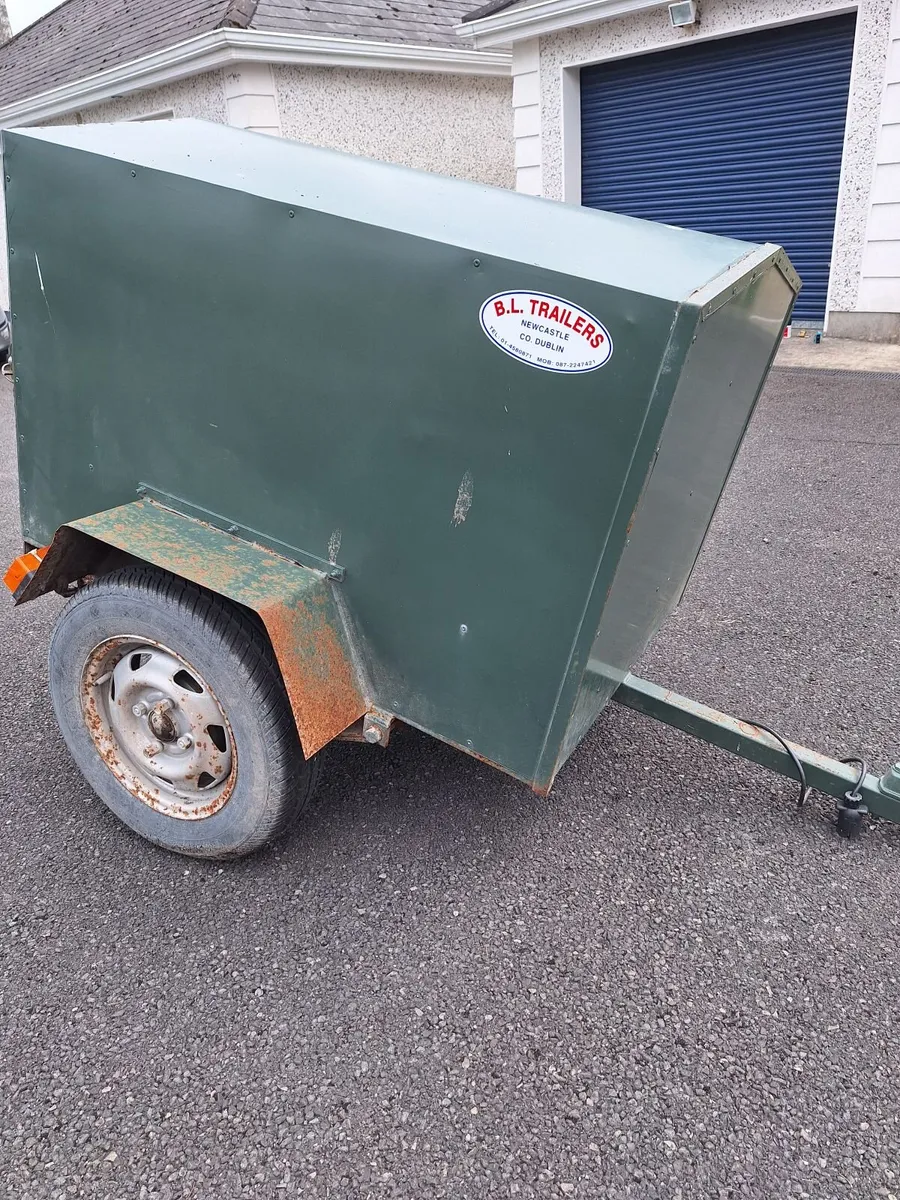 Dog Trailer - Image 2