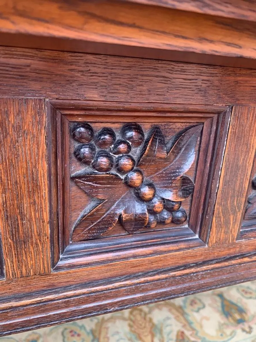 Early 20th Century Jacobean Revival Carved Oak hall table. - Image 3