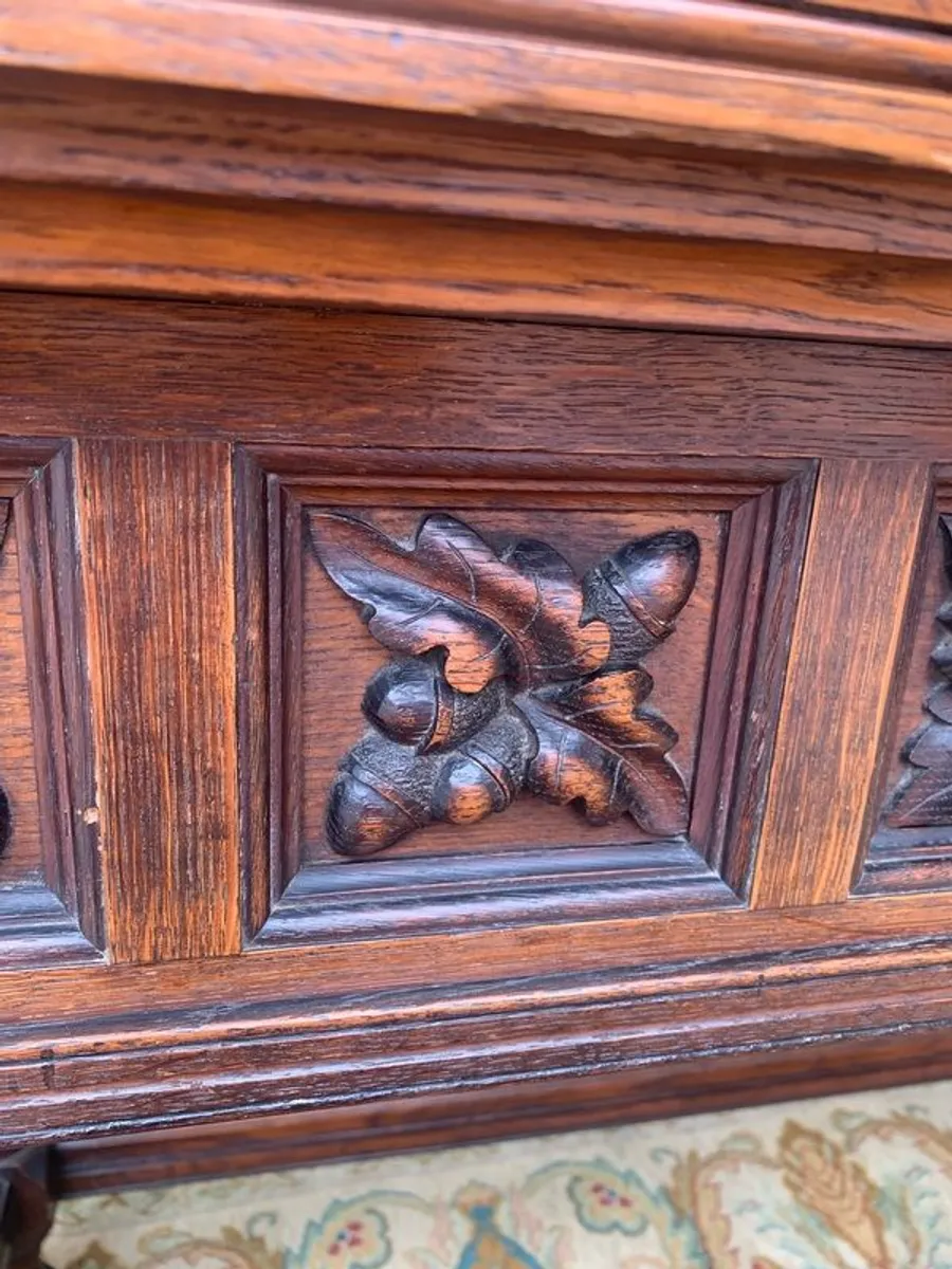 Early 20th Century Jacobean Revival Carved Oak hall table. - Image 4