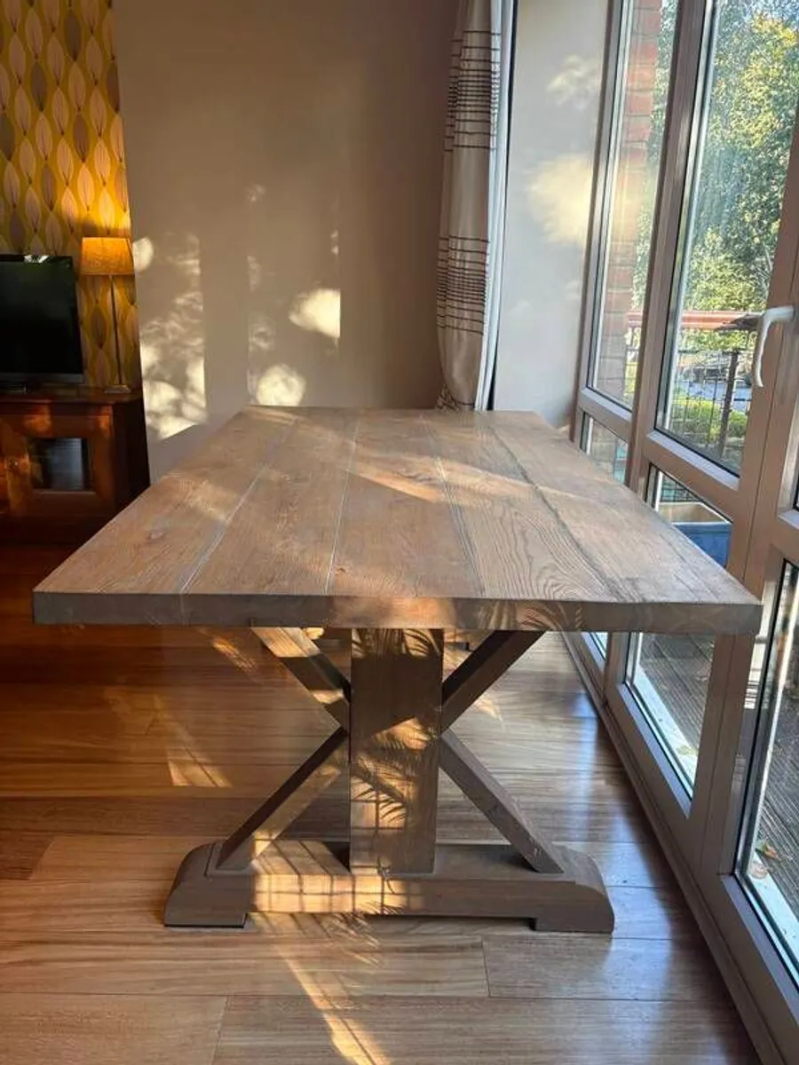Dining/Kitchen Table - Image 2