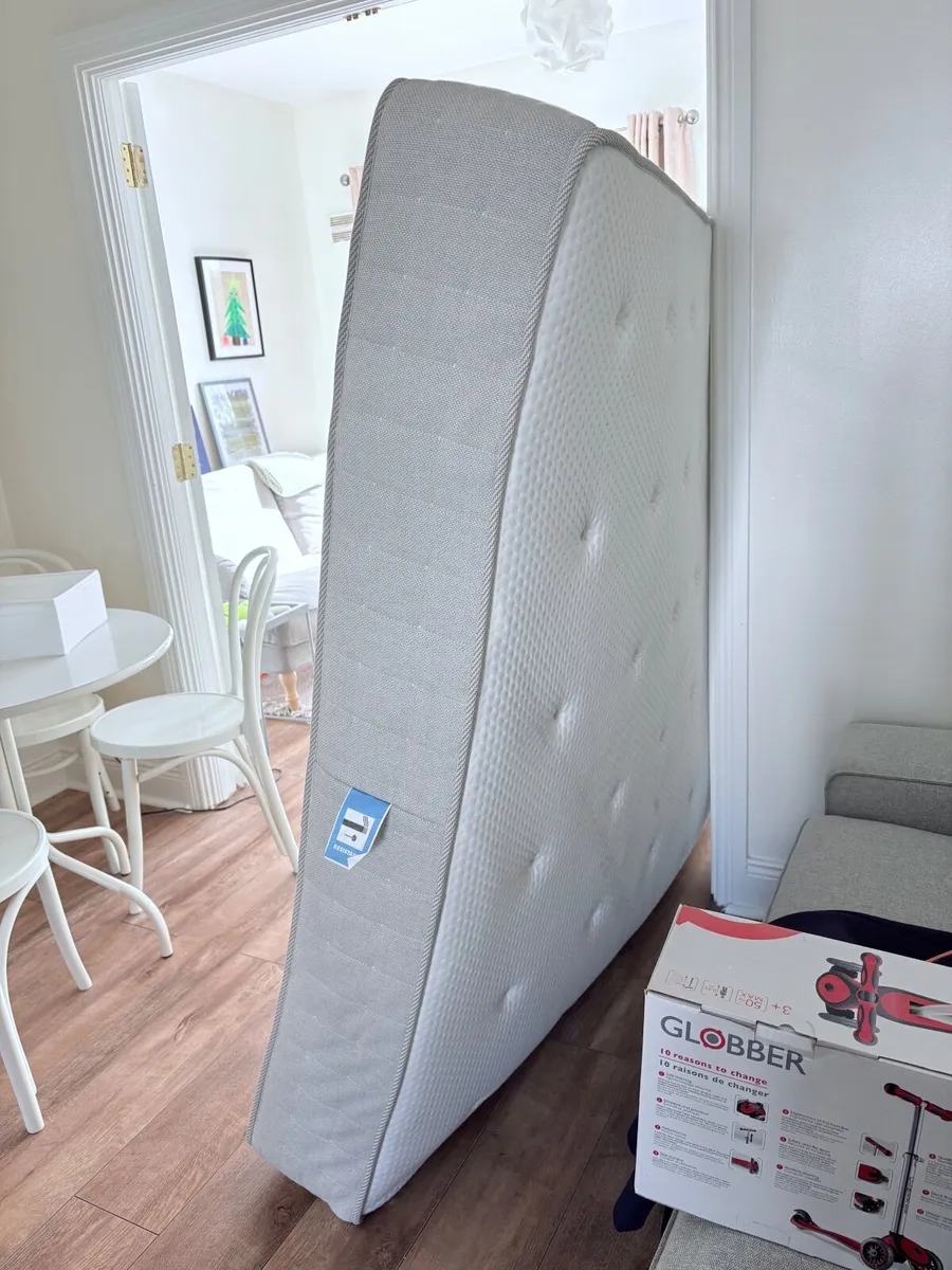 Kingsize Ash Bed - frame + mattress - Image 3