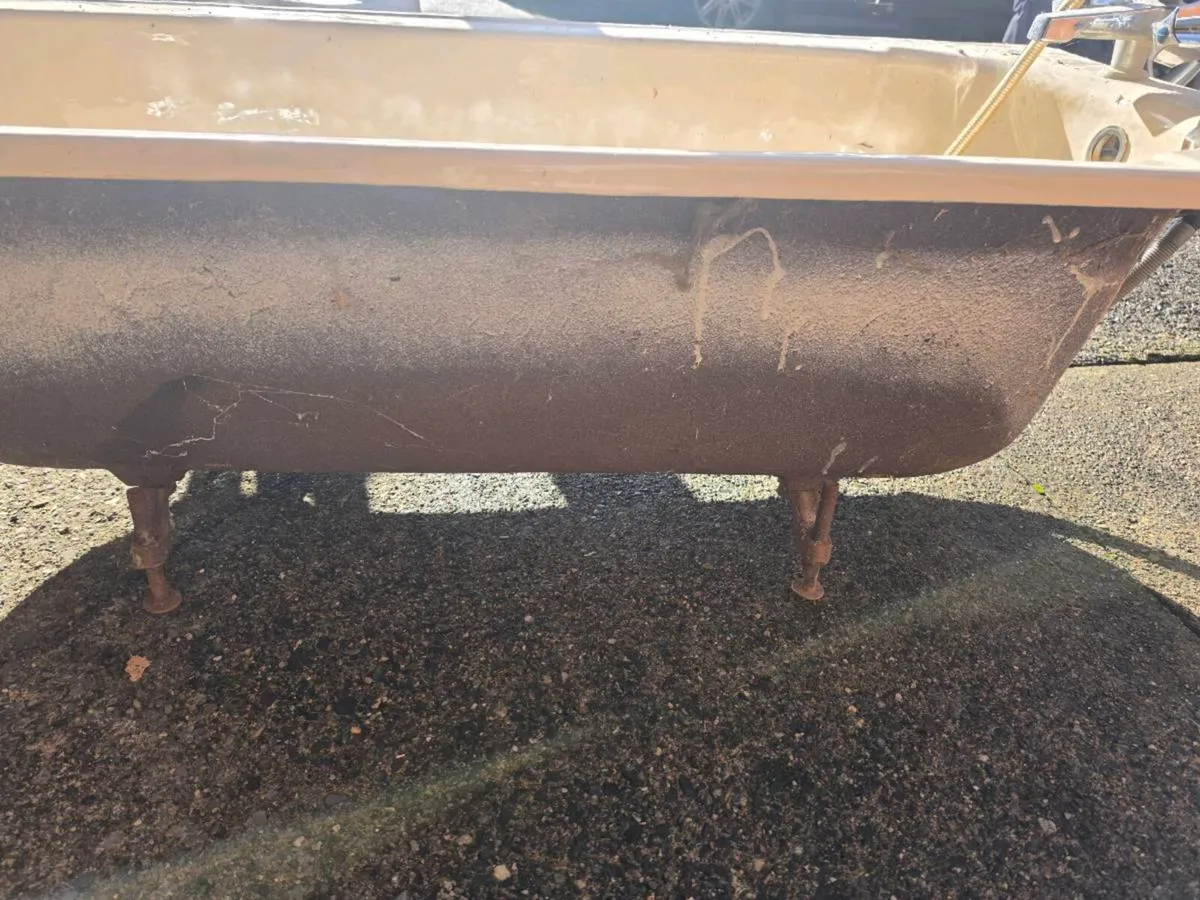 Cast Iron Bath - Image 3