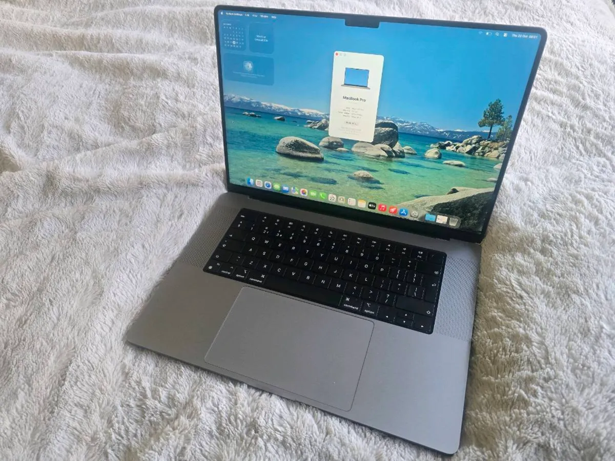 Macbook pro m2 - Image 2