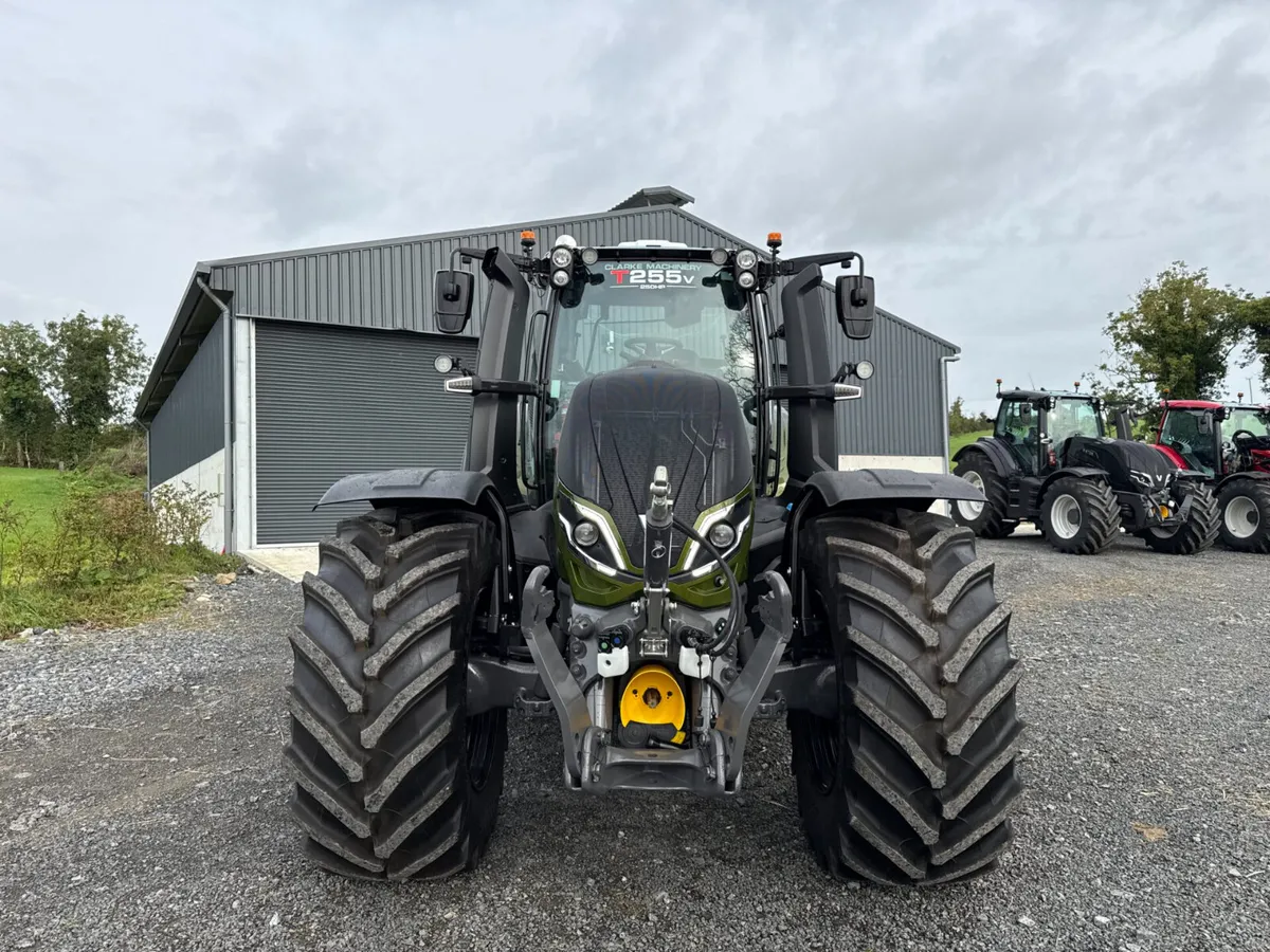 Valtra T255 Versu - In stock now ! - Image 3