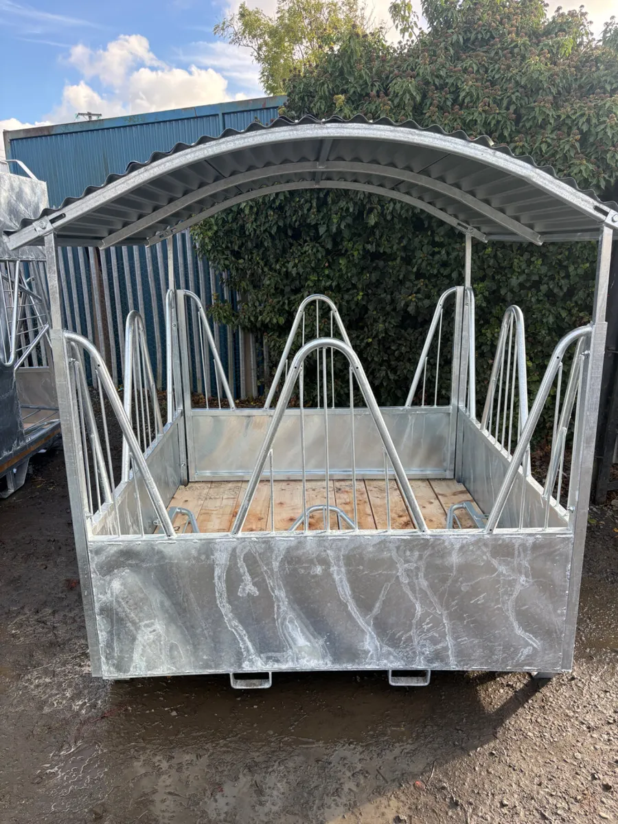 New horse feed box - Image 2