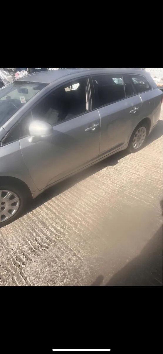 Toyota Adventist 2015 parts repair - Image 4