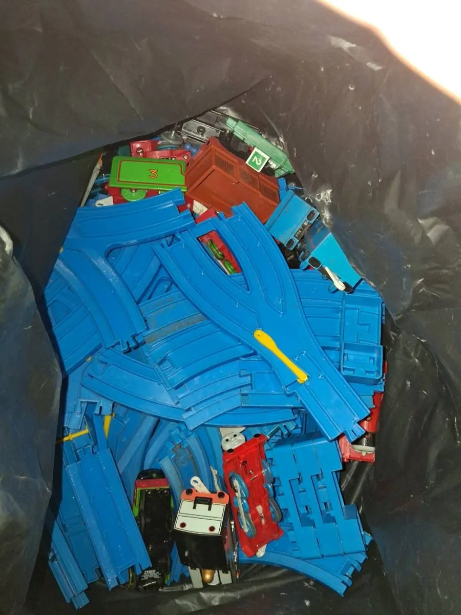BLUE THOMAS AND FRENDS TRACKS - Image 1