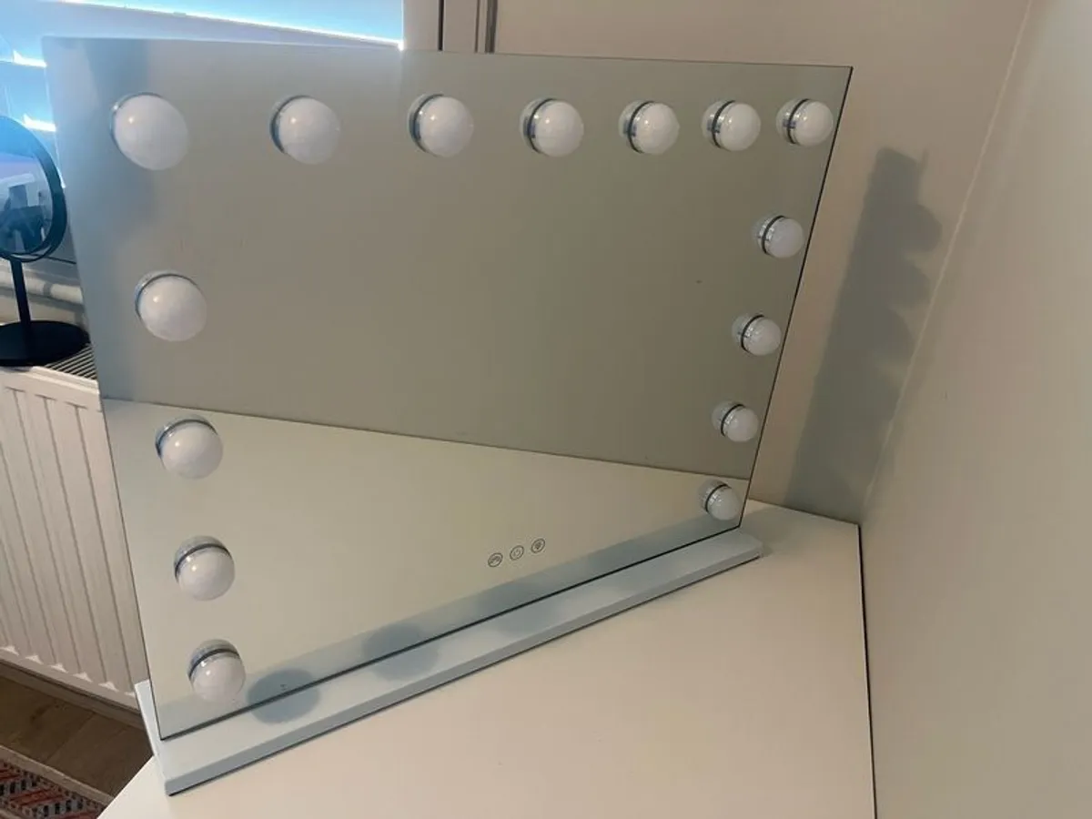 Hollywood vanity mirror LED lights - Image 2