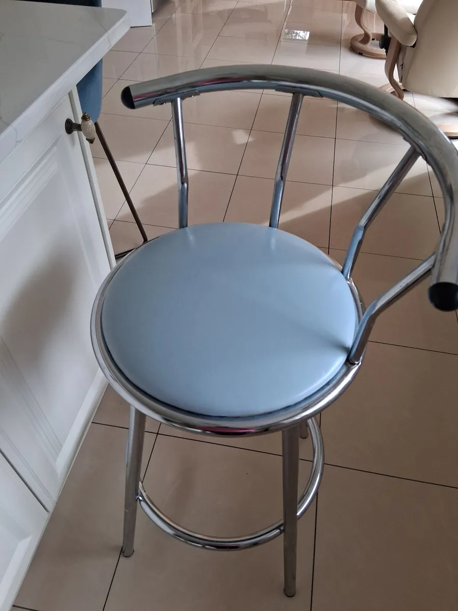 Pair of kitchen island stools - Image 2