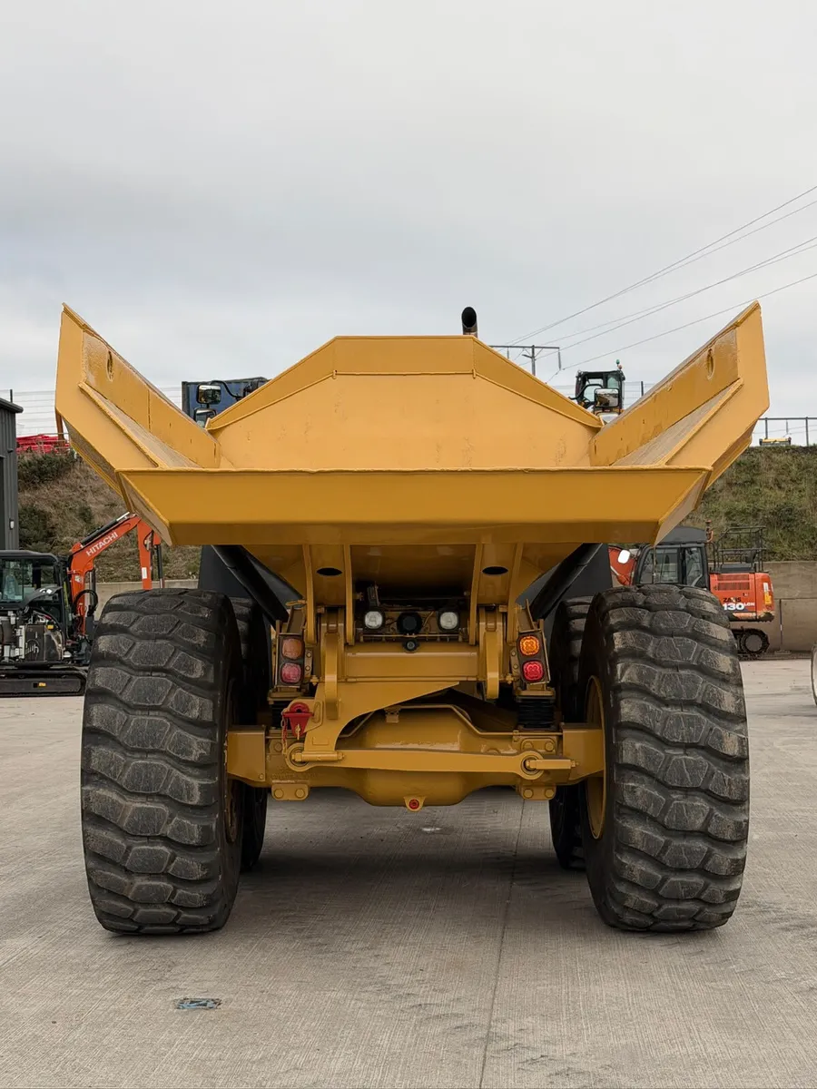 2016 CAT 725C - Image 4