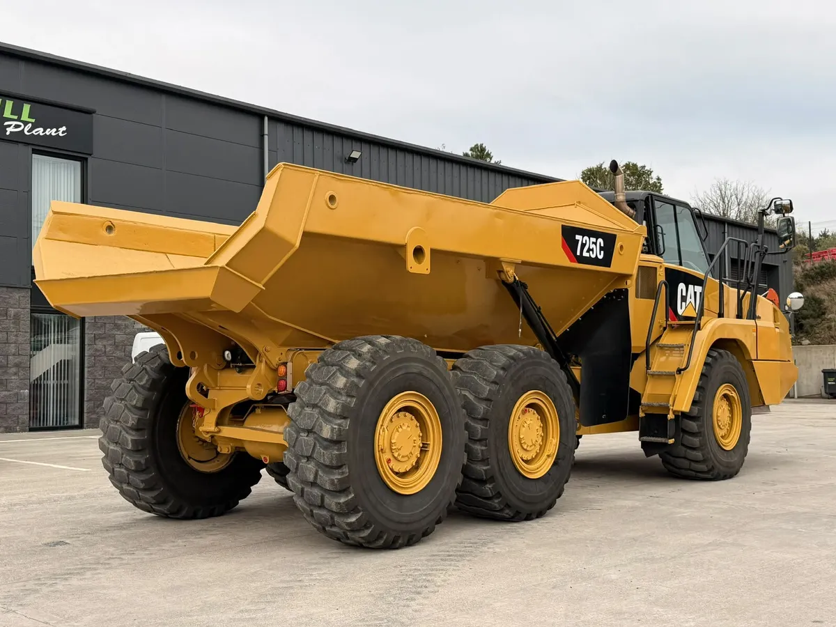 2016 CAT 725C - Image 3