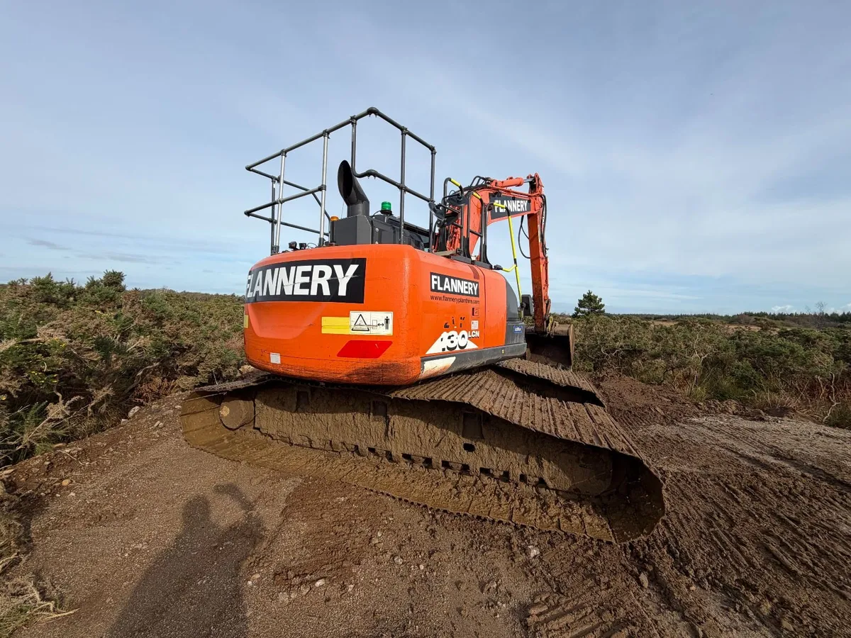 Hitachi 130-LCN6 - Image 4