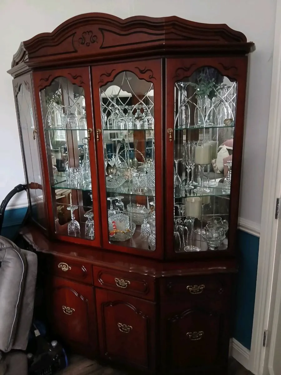 Display Cabinet - Image 1
