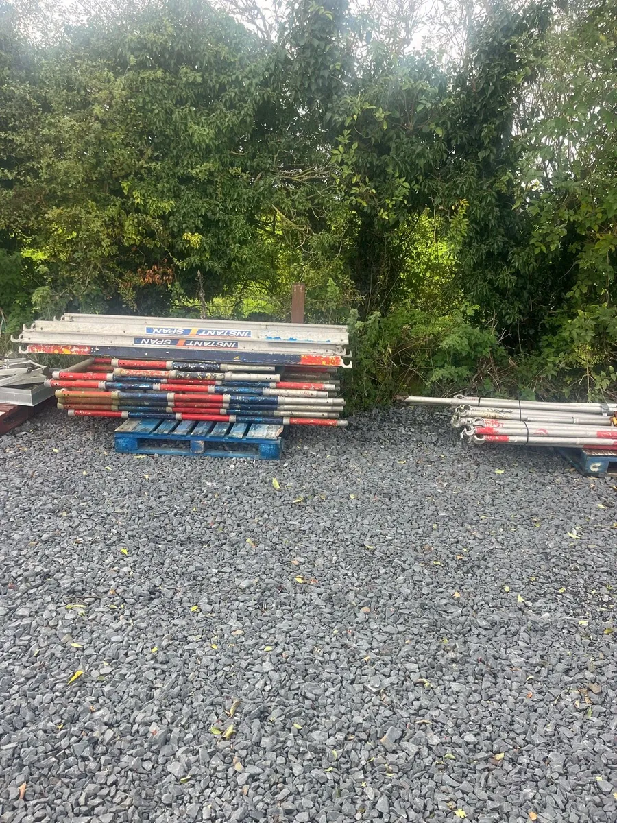 Aluminium scaffold towers - Image 1