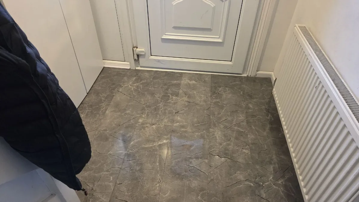 Aqualine Slate Tile Effect Flooring - Image 3