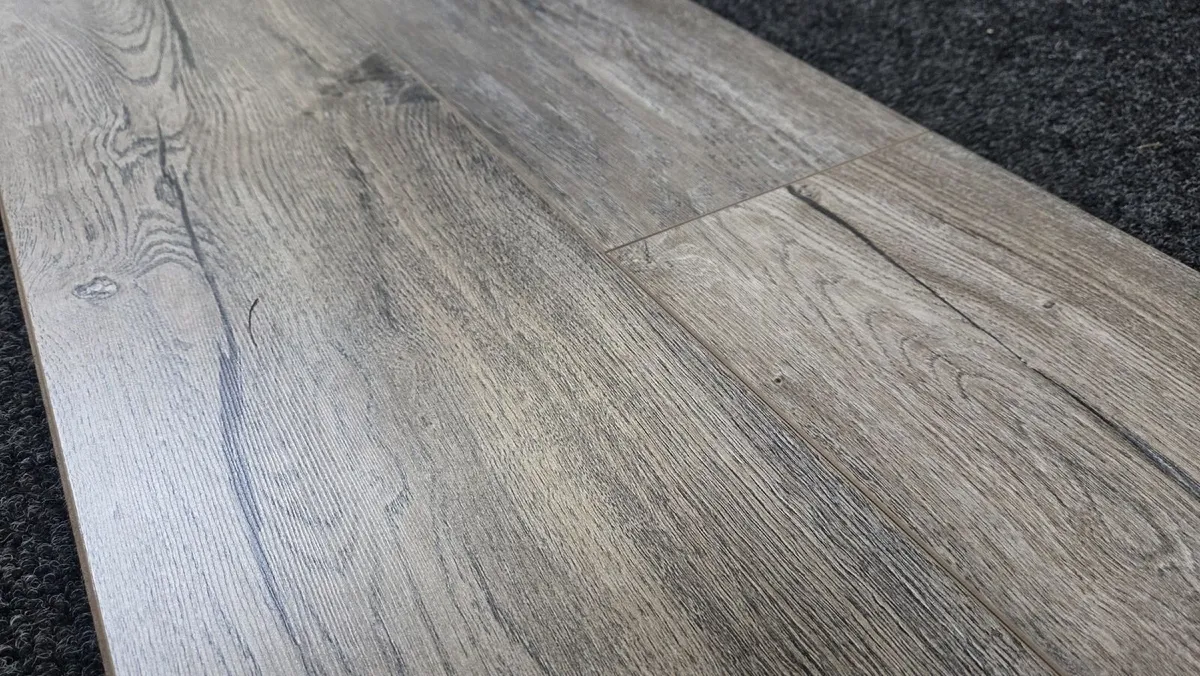 Hanover Oak 12mm Laminate Flooring - Image 1