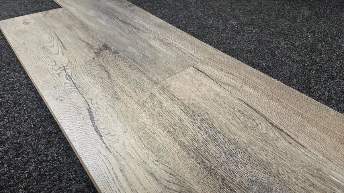 Hanover Oak 12mm Laminate Flooring - Image 2