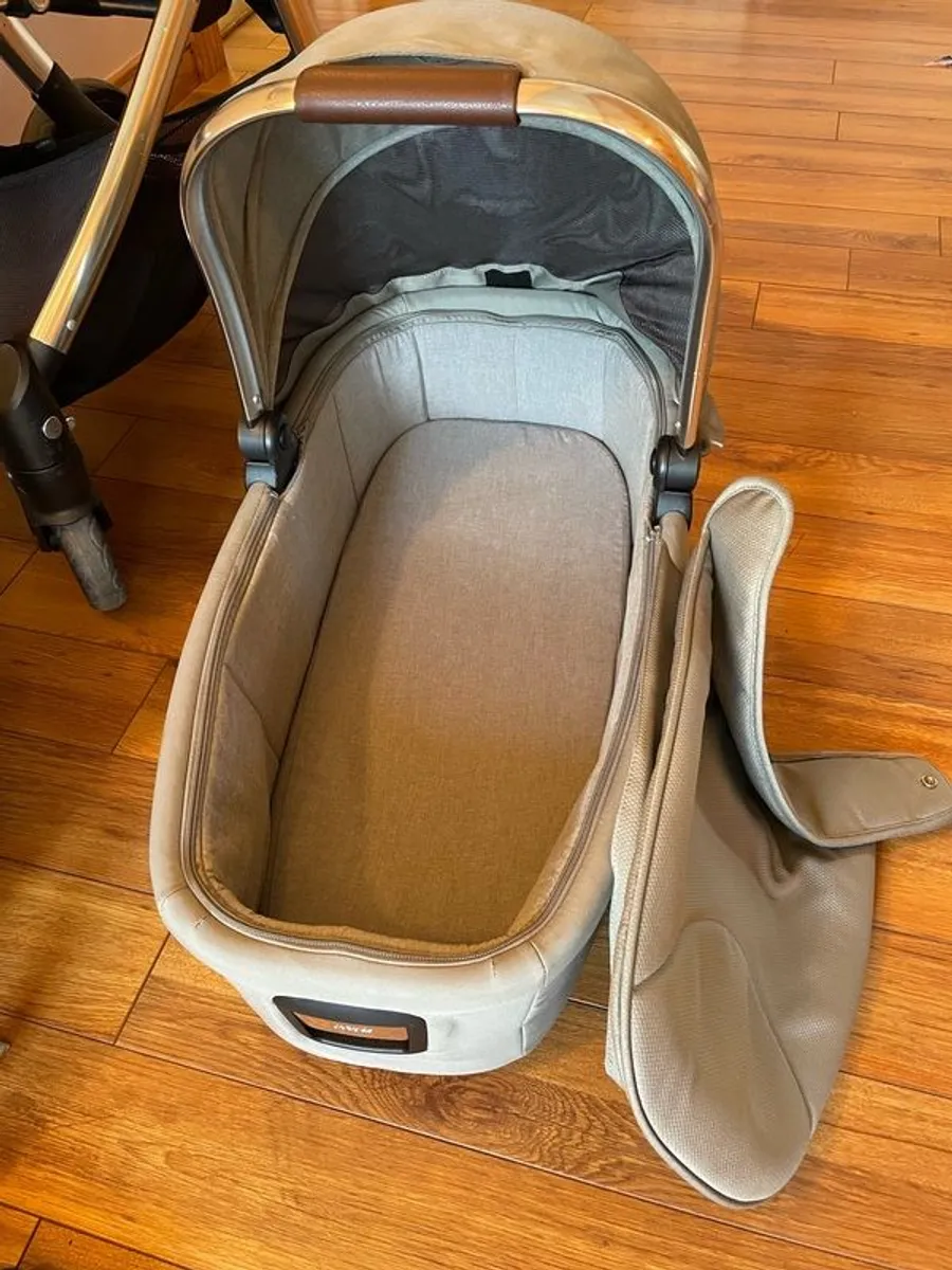 Mamas & Papas Ocarro Travel System - Image 3