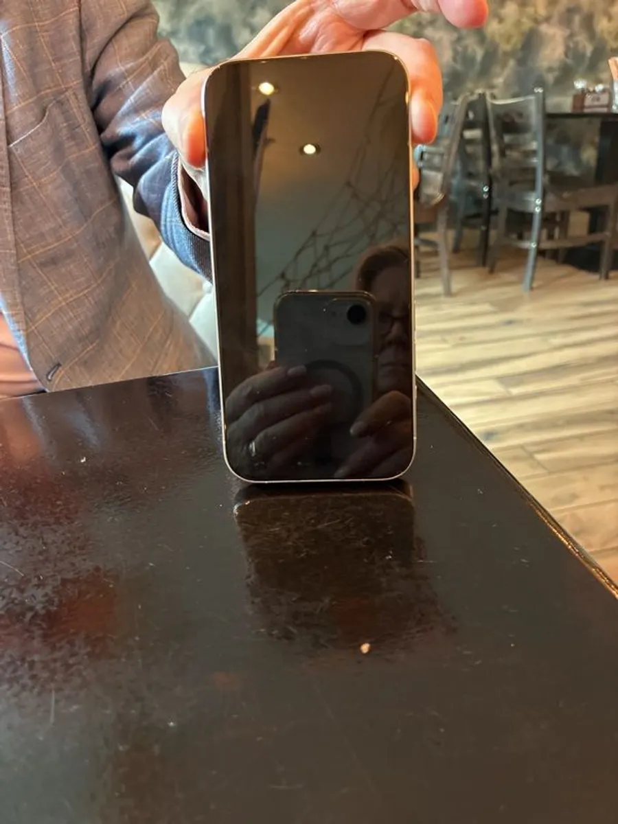 I phone 15 Pro - Image 2