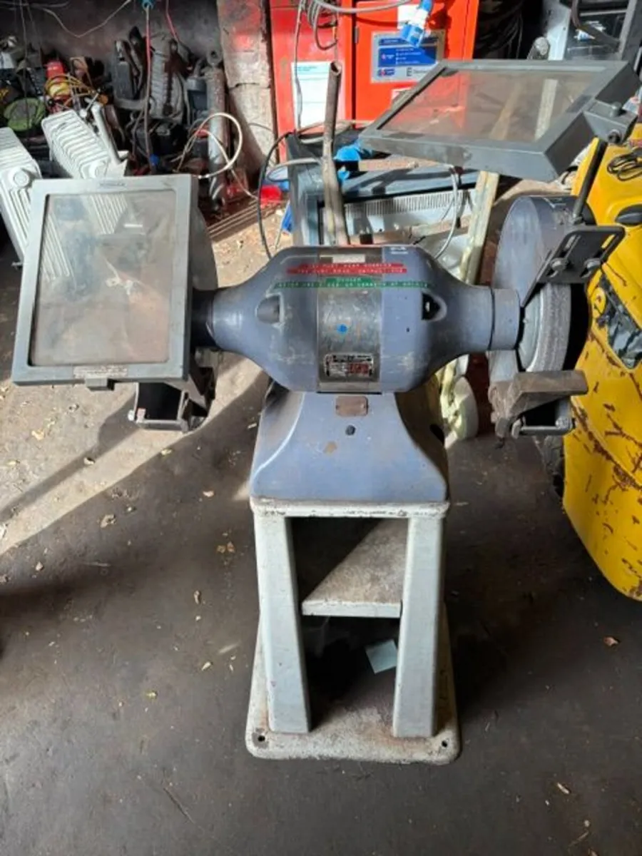 Pedestal Grinders - Image 1