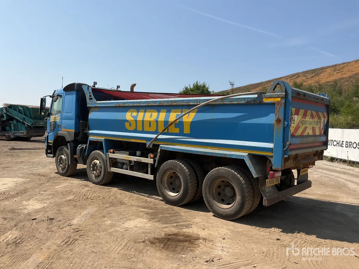 2018 Volvo FMX 420 8x4 Twin-Steer Sleeper Tipper - Image 2