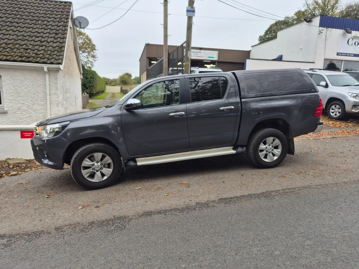 Toyota Hilux 2017 - Image 2