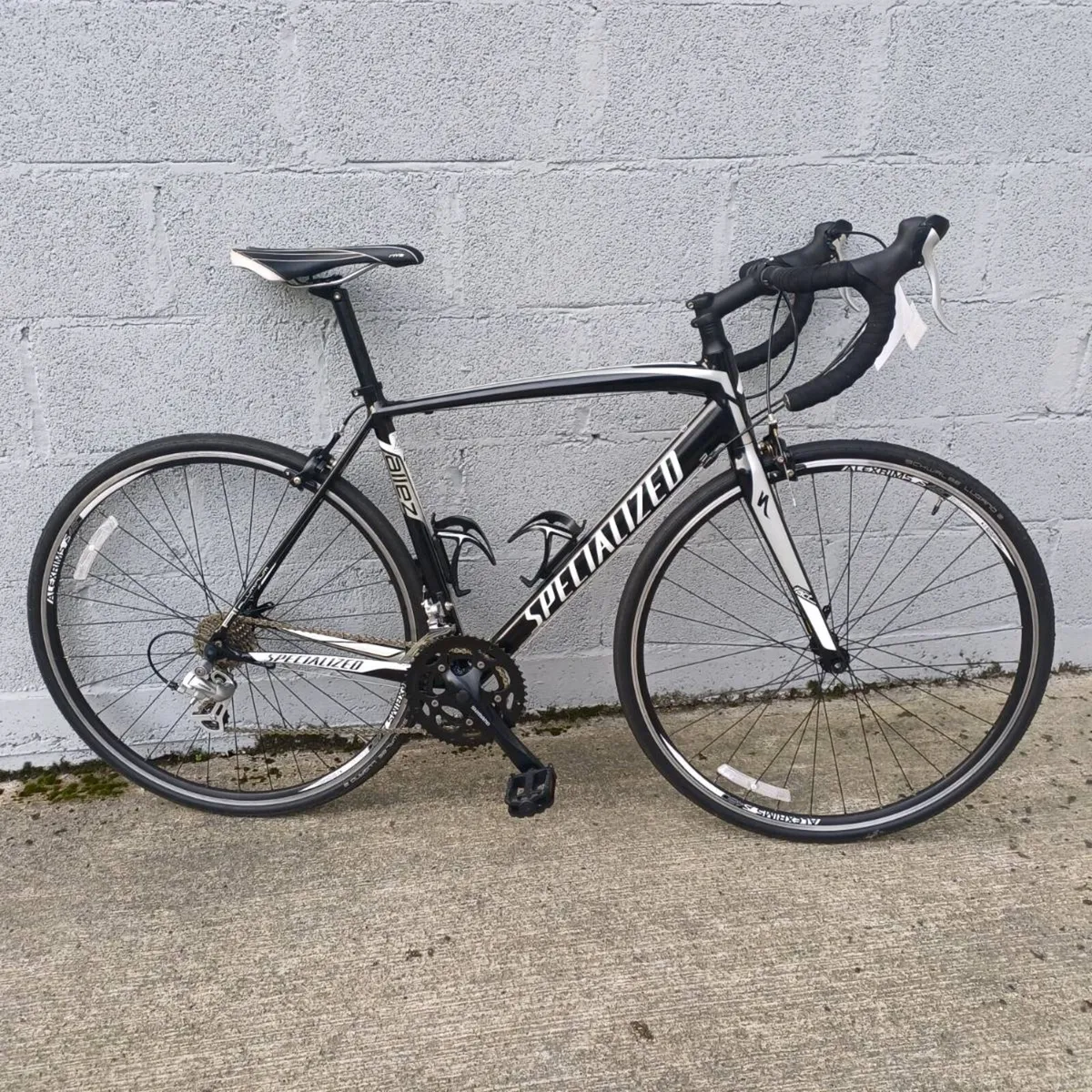 Specialized Allez 54cm road bike. As new. - Image 1