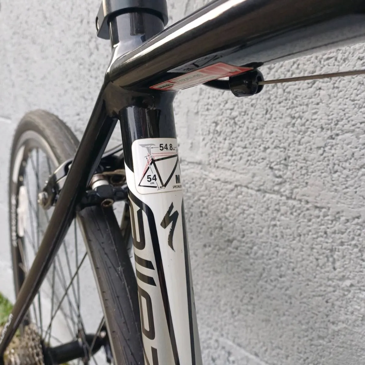 Specialized Allez 54cm road bike. As new. - Image 3