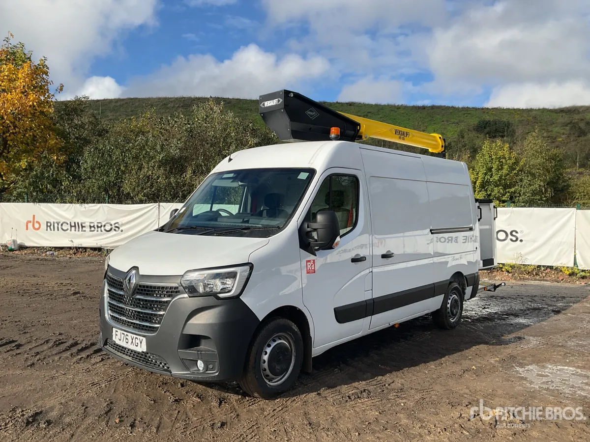2026 Renault Master w/2023 Versalift VTE-125 - Image 1