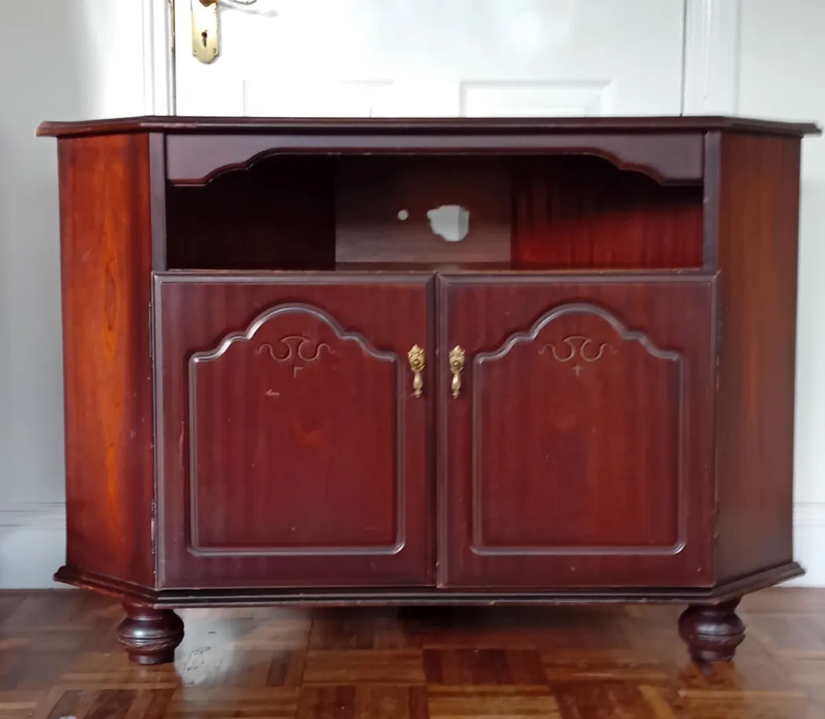 TV Cabinet Mahogony - Image 1