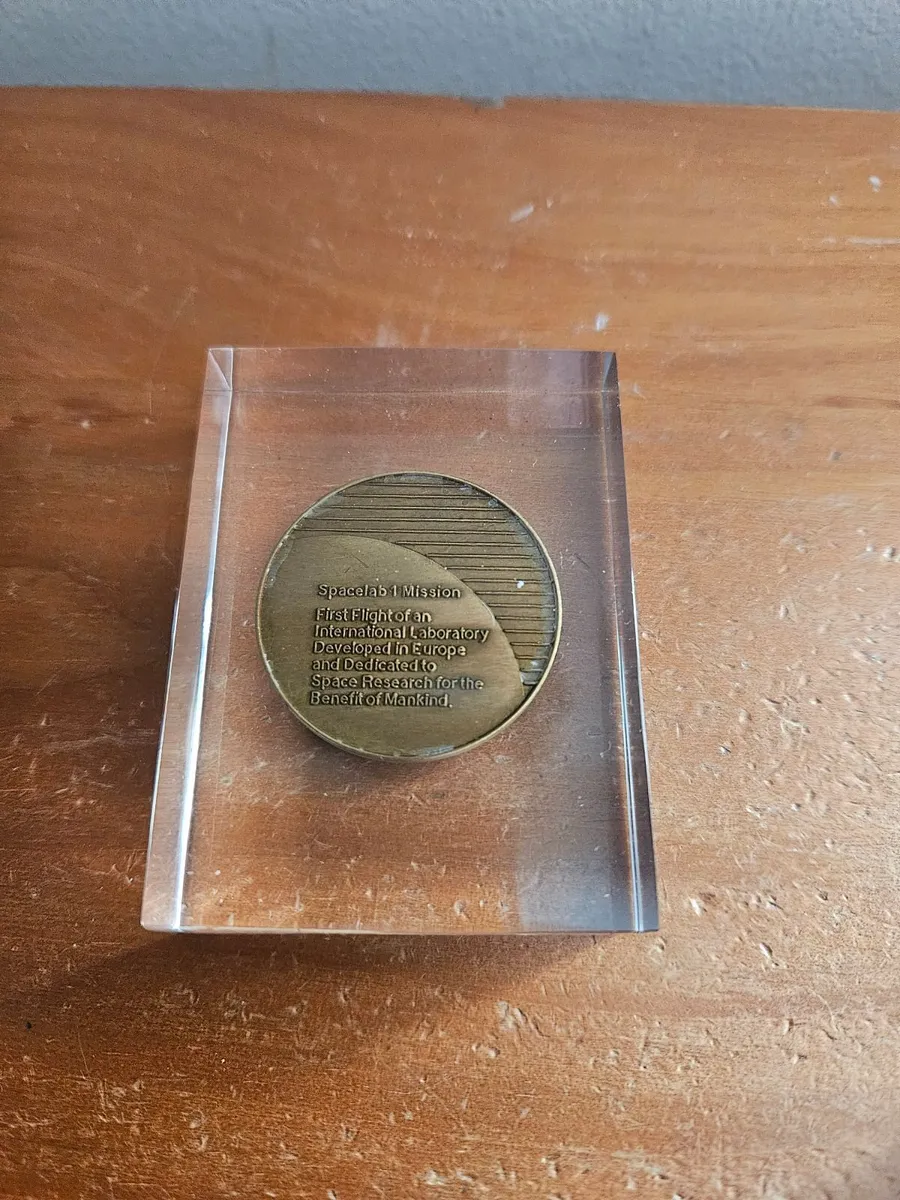 Vintage Space Lab Coin - Image 4
