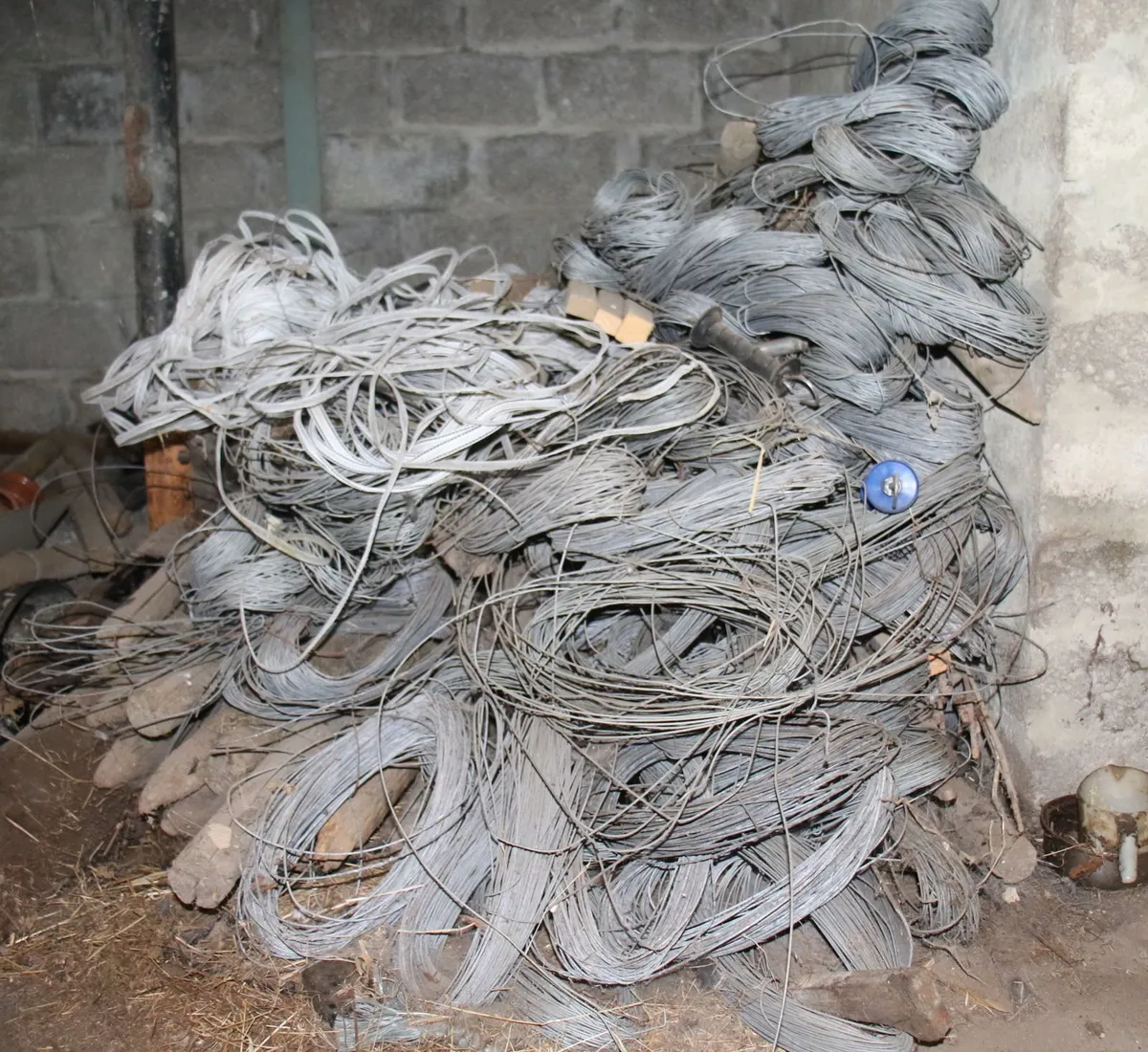 Fencer Wire & Poles - Image 1