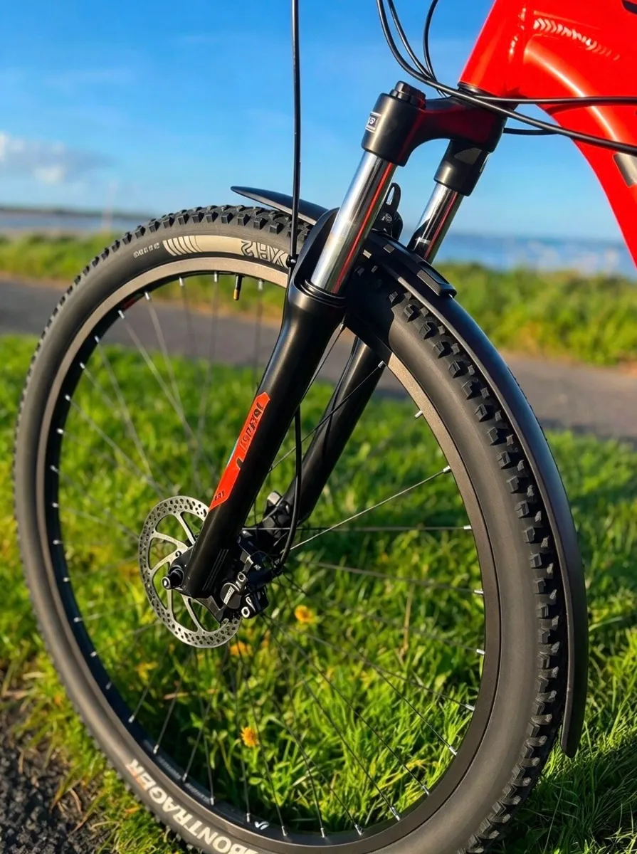 LIKE NEW FULLY SERVICED TREK MARLIN 6 - Image 4