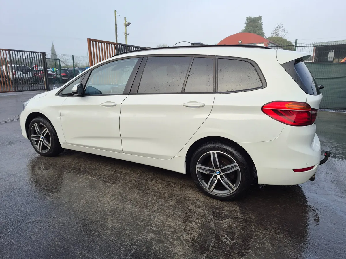 2017 BMW 2 Series Automatic 7 seater - Image 4