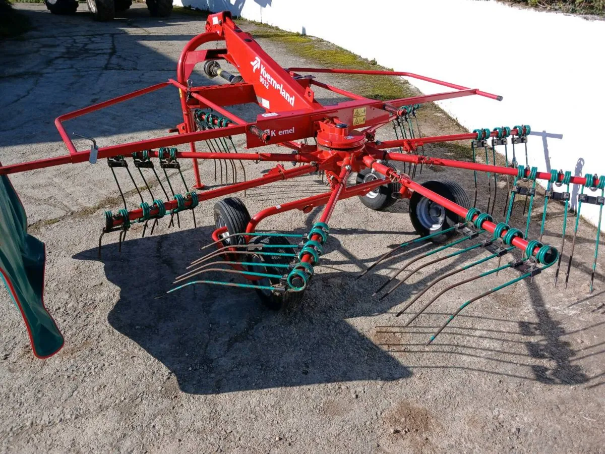 Kverneland single rotor rake - Image 2
