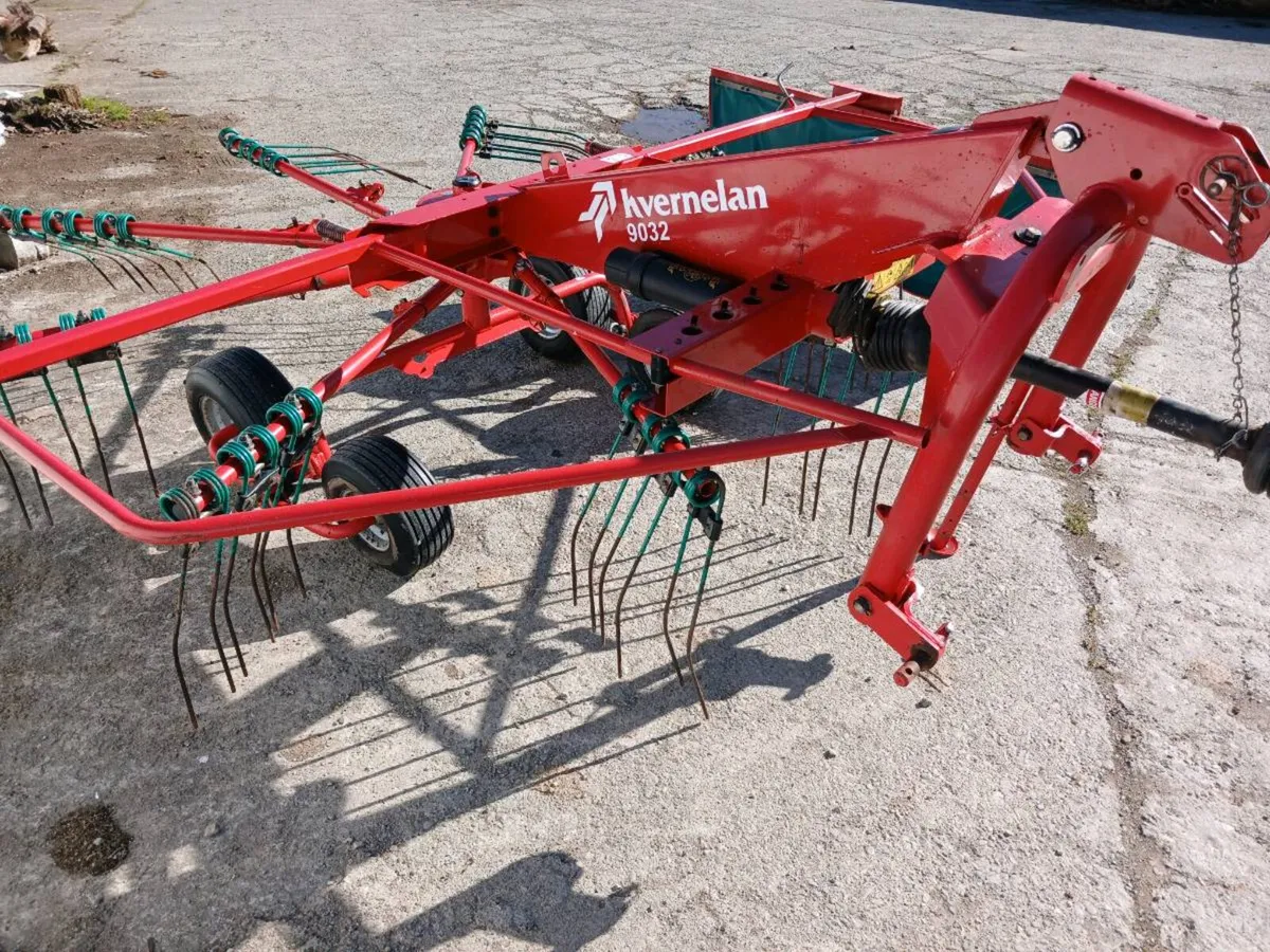 Kverneland single rotor rake - Image 4