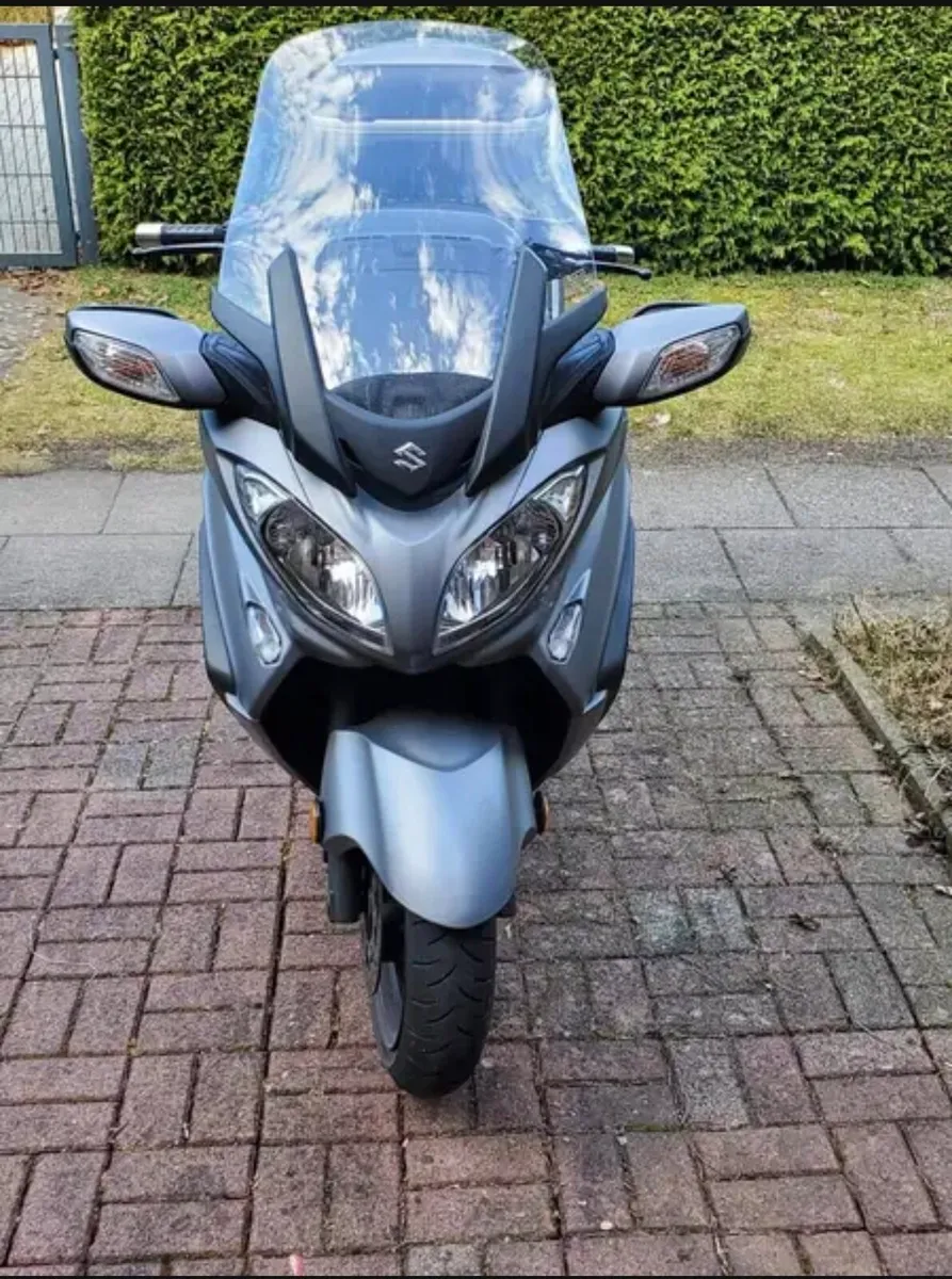 Suzuki Burgman 650 Executive - Image 2