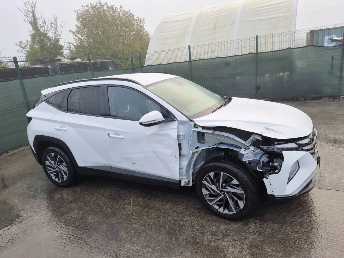 212 Hyundai Tucson Diesel..64km Light Damage - Image 4