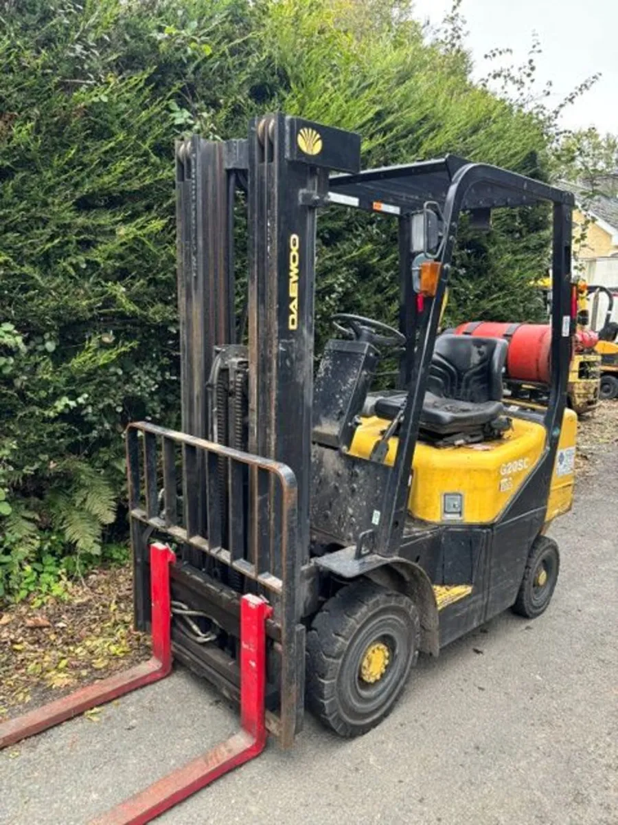 Gas Forklifts - Image 2
