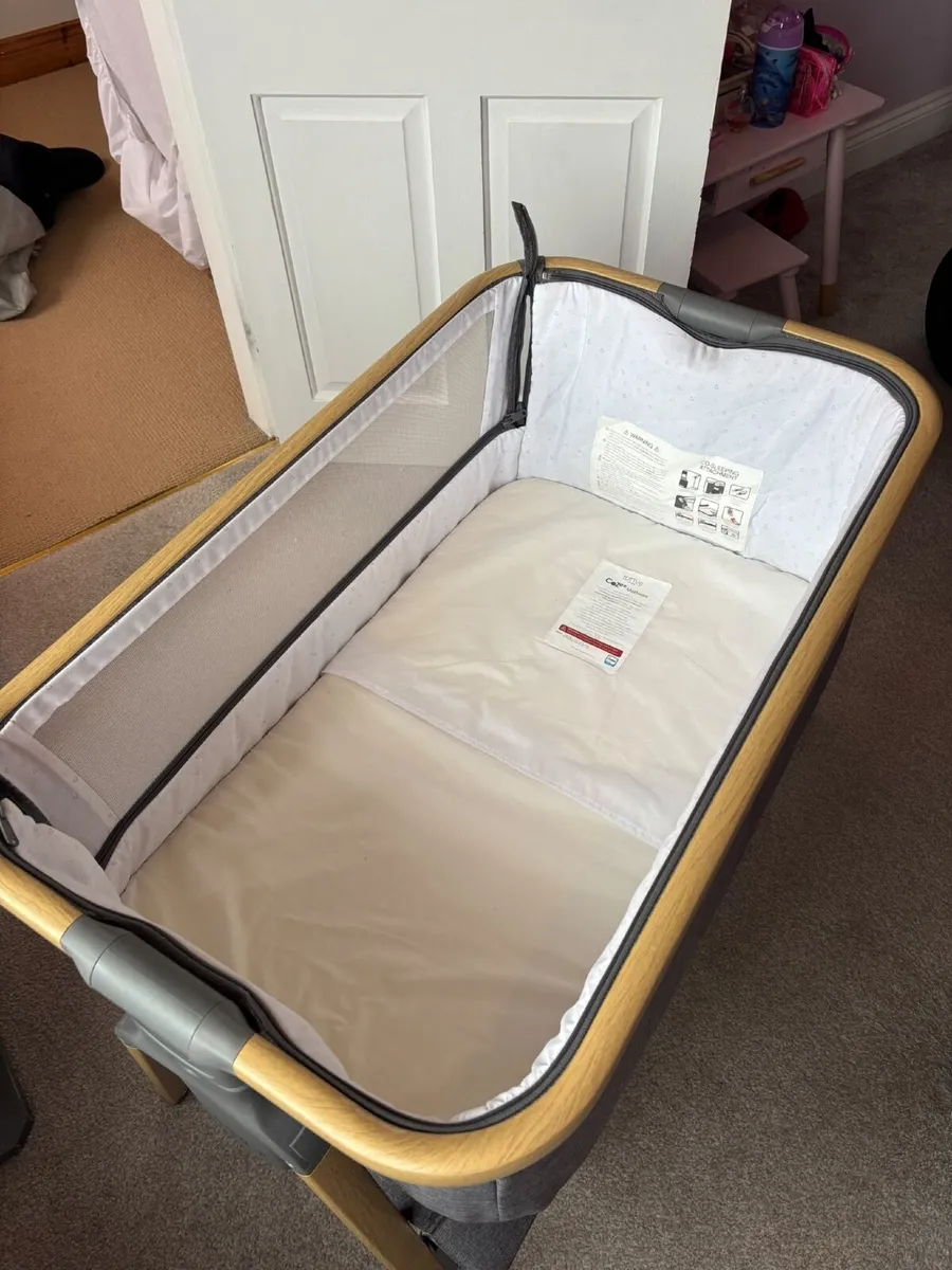 Next to me baby cot - Image 1