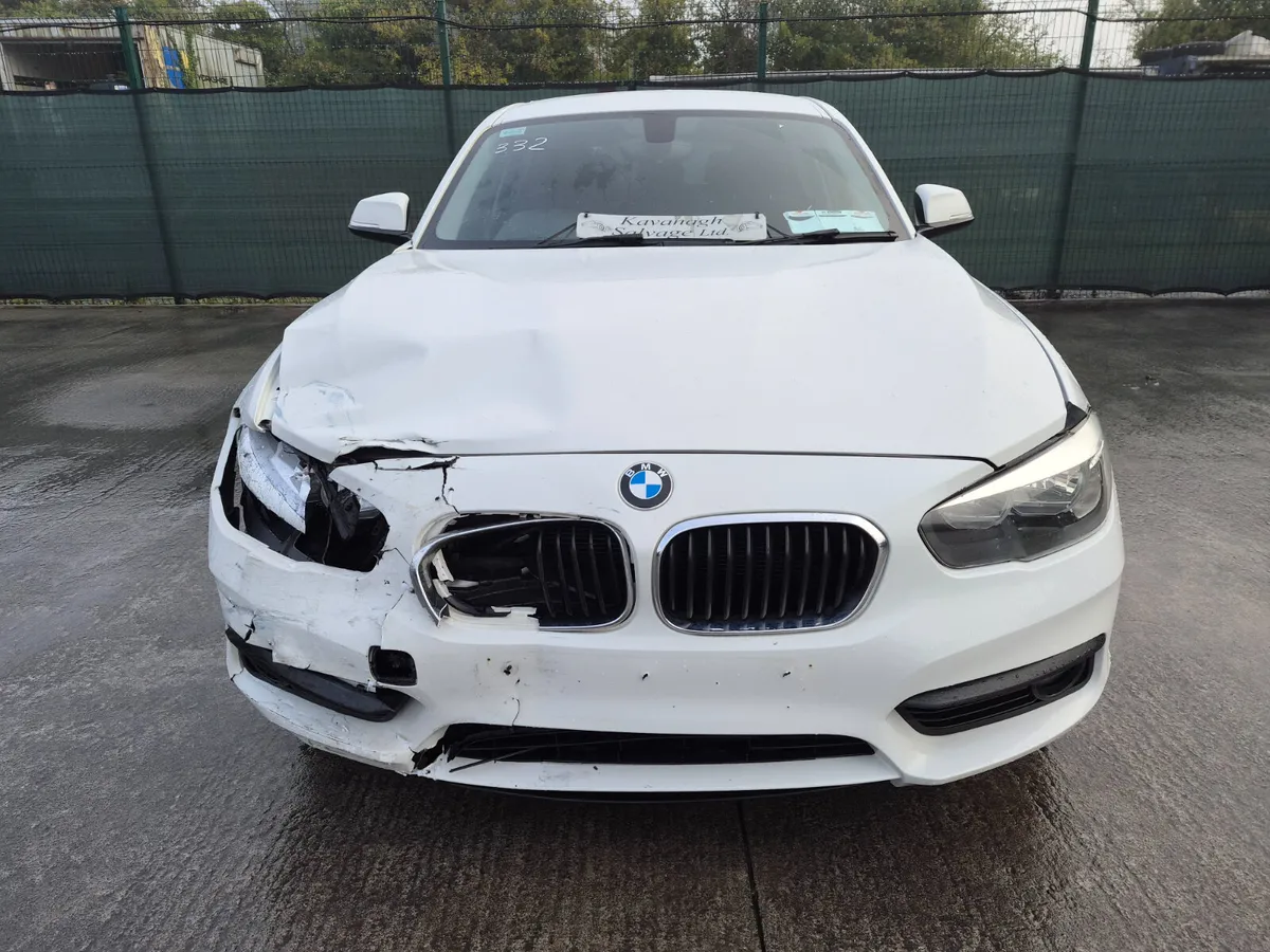 162 BMW 1 Series Diesel Very Light Damage - Image 4