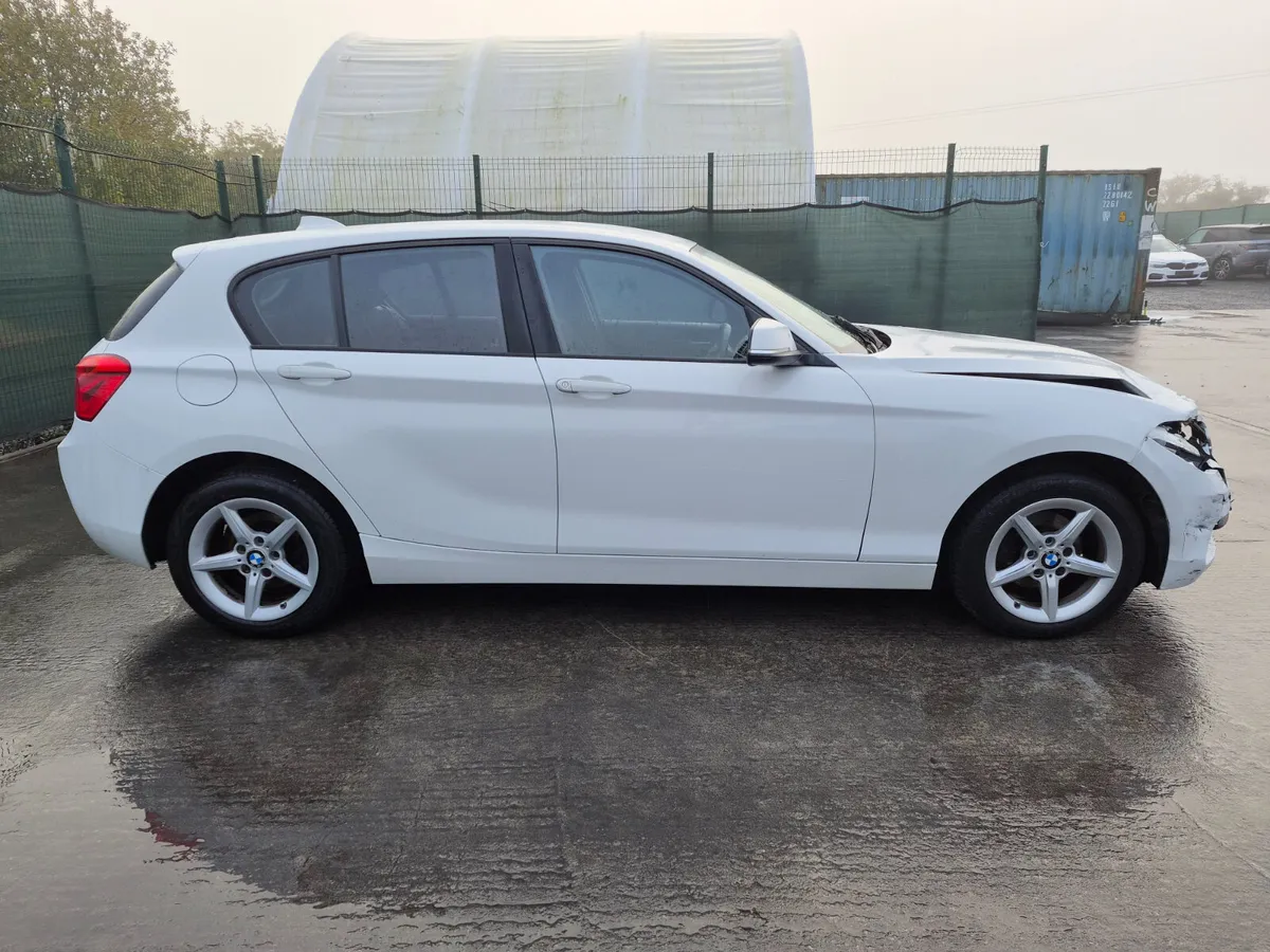 162 BMW 1 Series Diesel Very Light Damage - Image 2