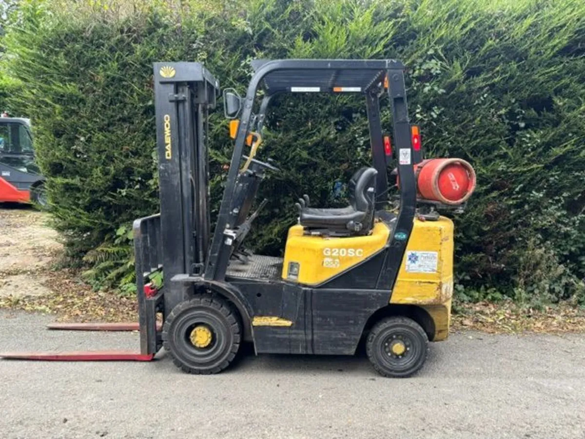 Gas Forklifts - Image 1