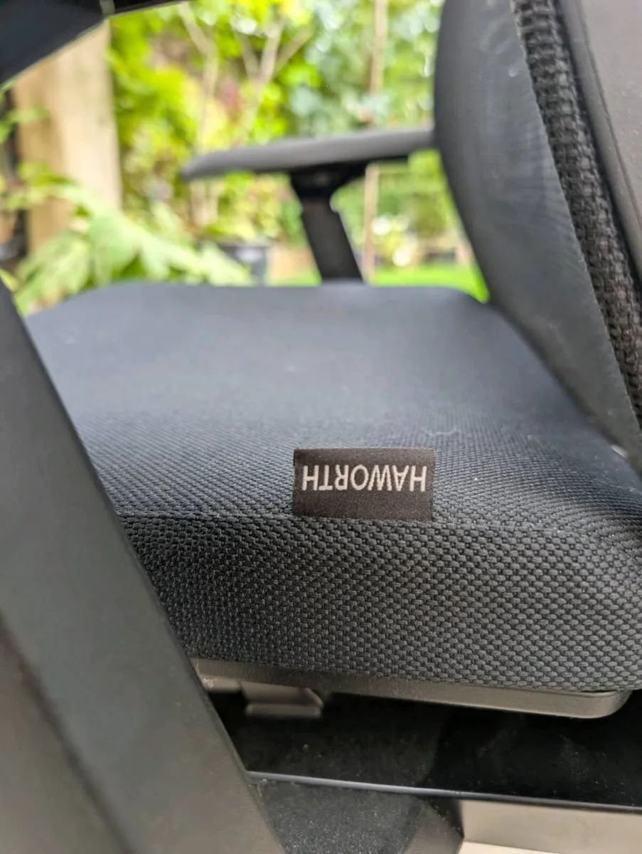 Ergonomic office chair - Image 4