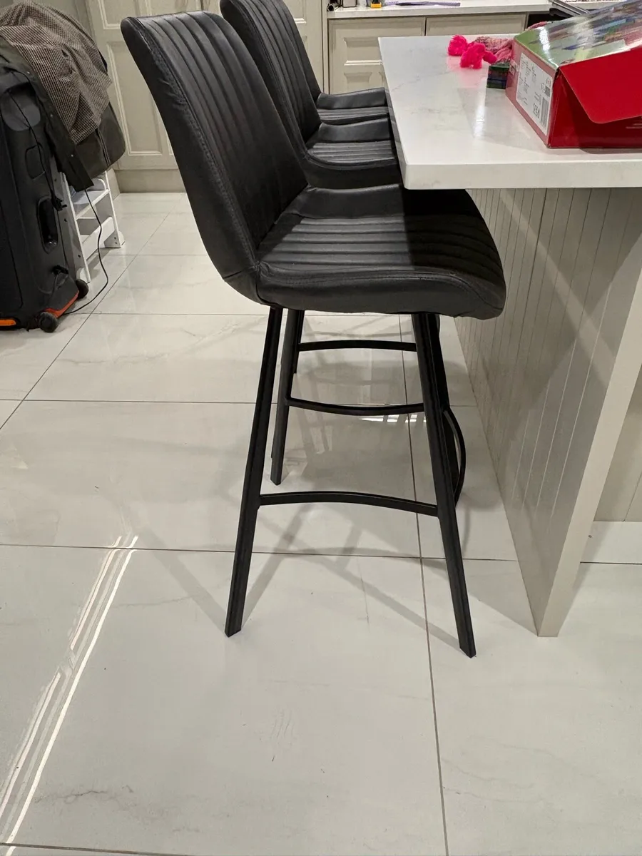 Island stools - Image 2