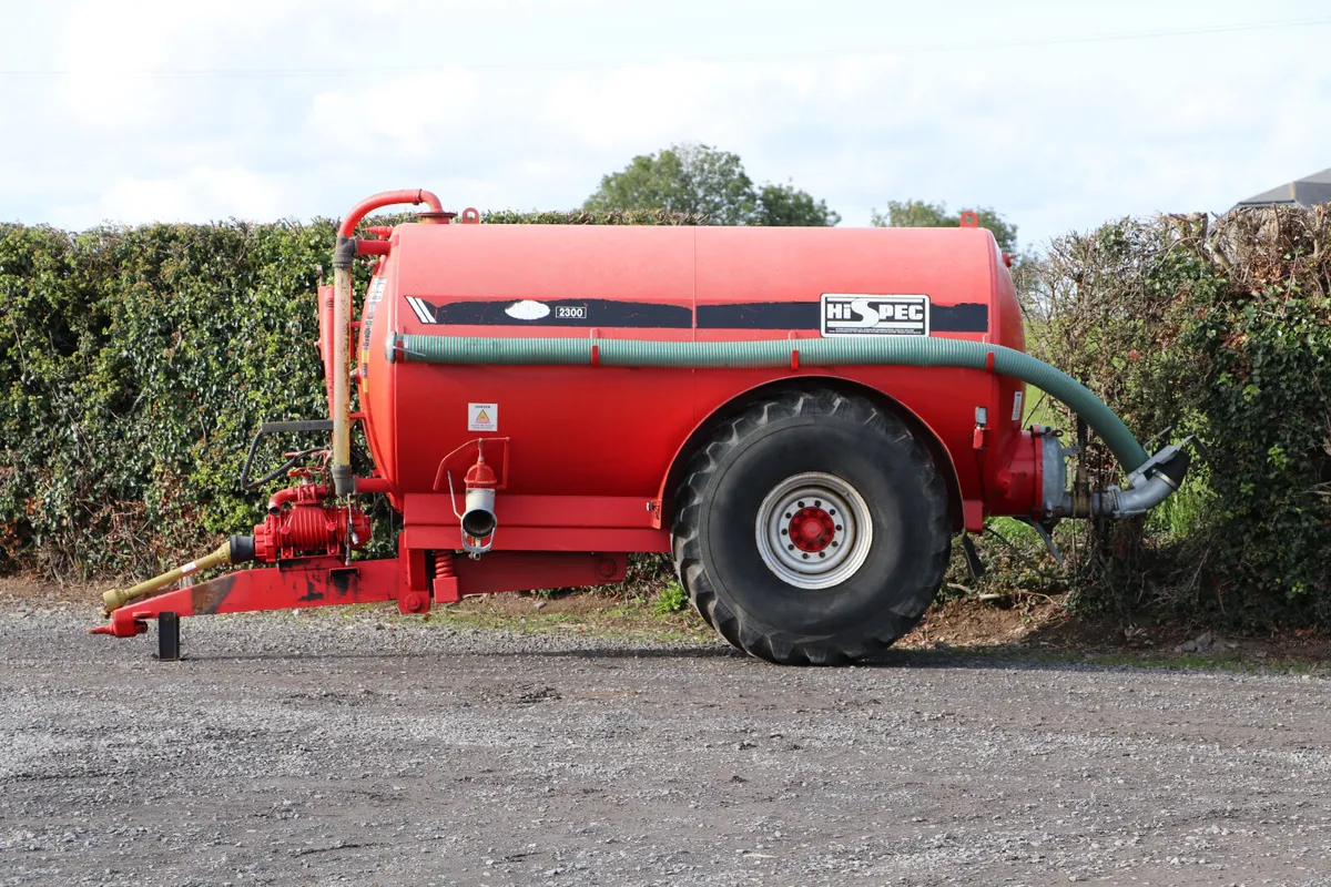 2300 Hi-Spec Tanker - Image 3