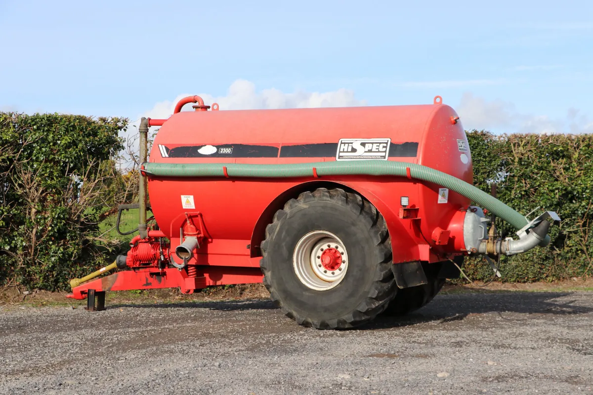 2300 Hi-Spec Tanker - Image 2